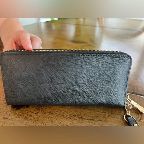 Michael Kors wristlet - Picture 7 of 9